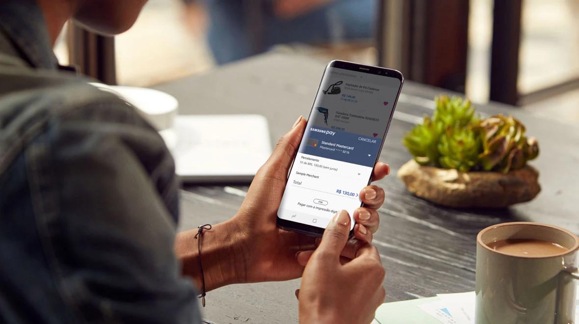 Adyen é a primeira a lançar Samsung Pay online para ecommerces