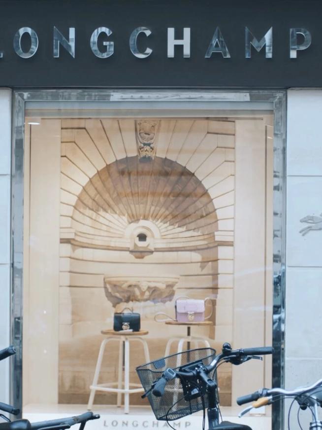 Paiement et détaxe : une expérience premium chez Longchamp
